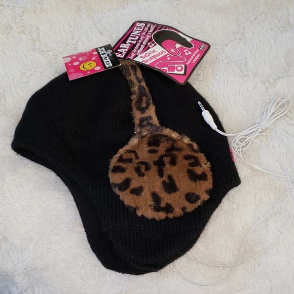 NWT Black Hat w/ Headphones 🎧 - Picture 1 of 3